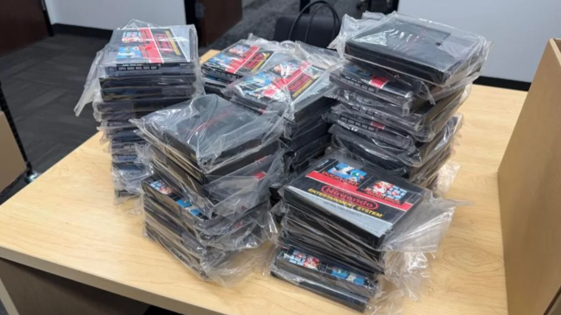 Homem encontra 97 jogos de NES novos no depósito do avô
